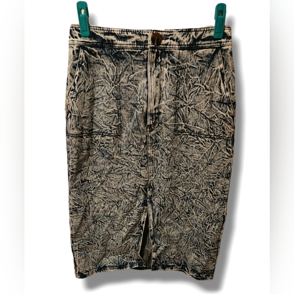 💥SALE💥Who What Wear Sz 8 Midi Jean Denim Skirt Blue Acid Wash Stonewash - Picture 4 of 8